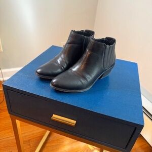 Joie booties, Size 7